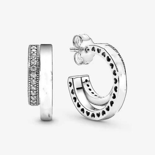 Aretes de Plata con Diseño de Corazones