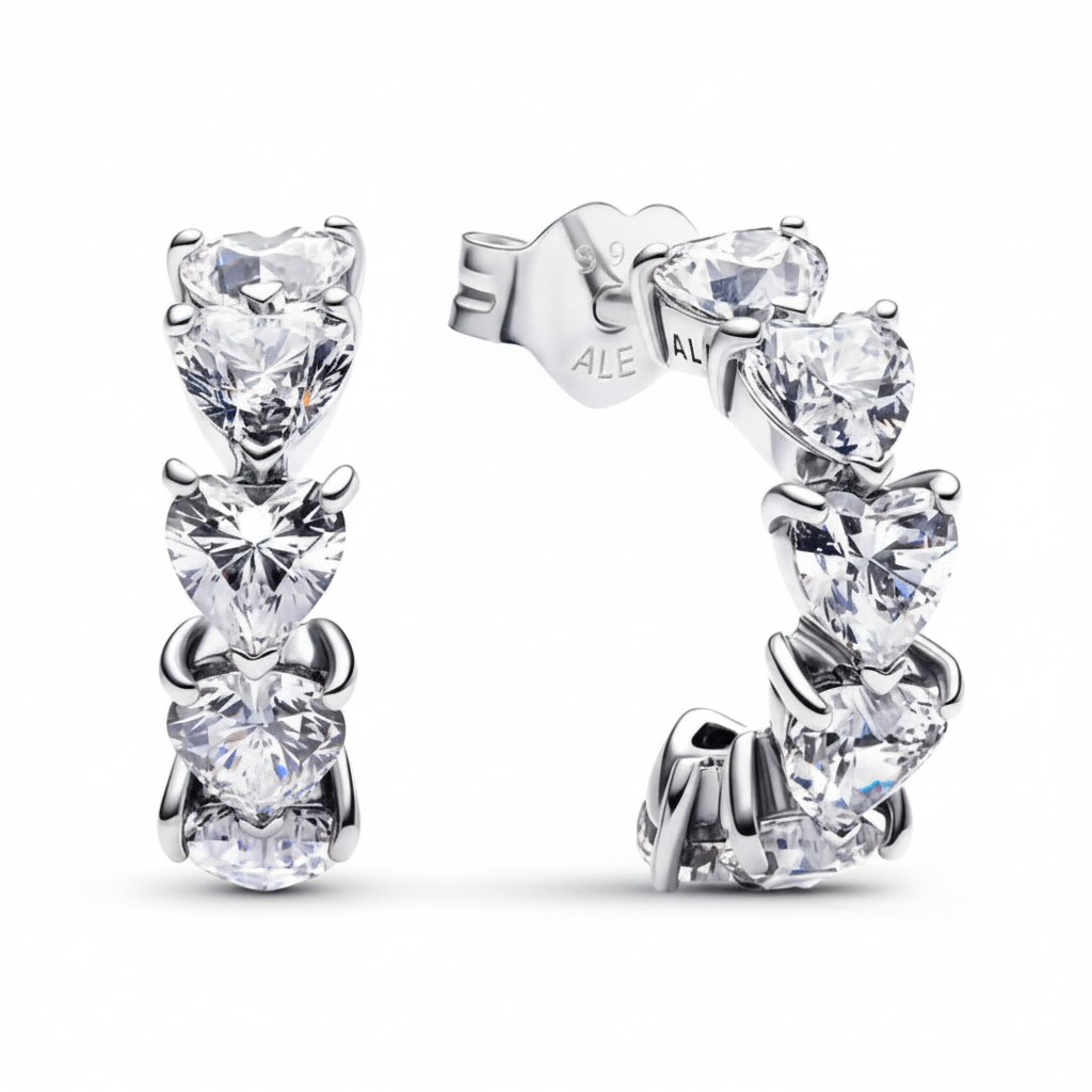 Aretes Stud Con Corazones Bañado en Plata