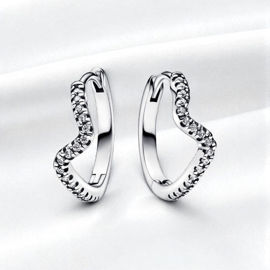 Aretes de Plata con Diseño de Corazon
